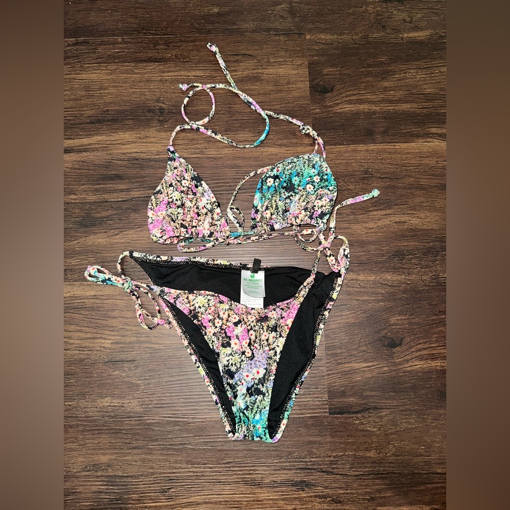 J Crew Swim black floral two-piece swimsuit bathing suit top size medium/XS #c27